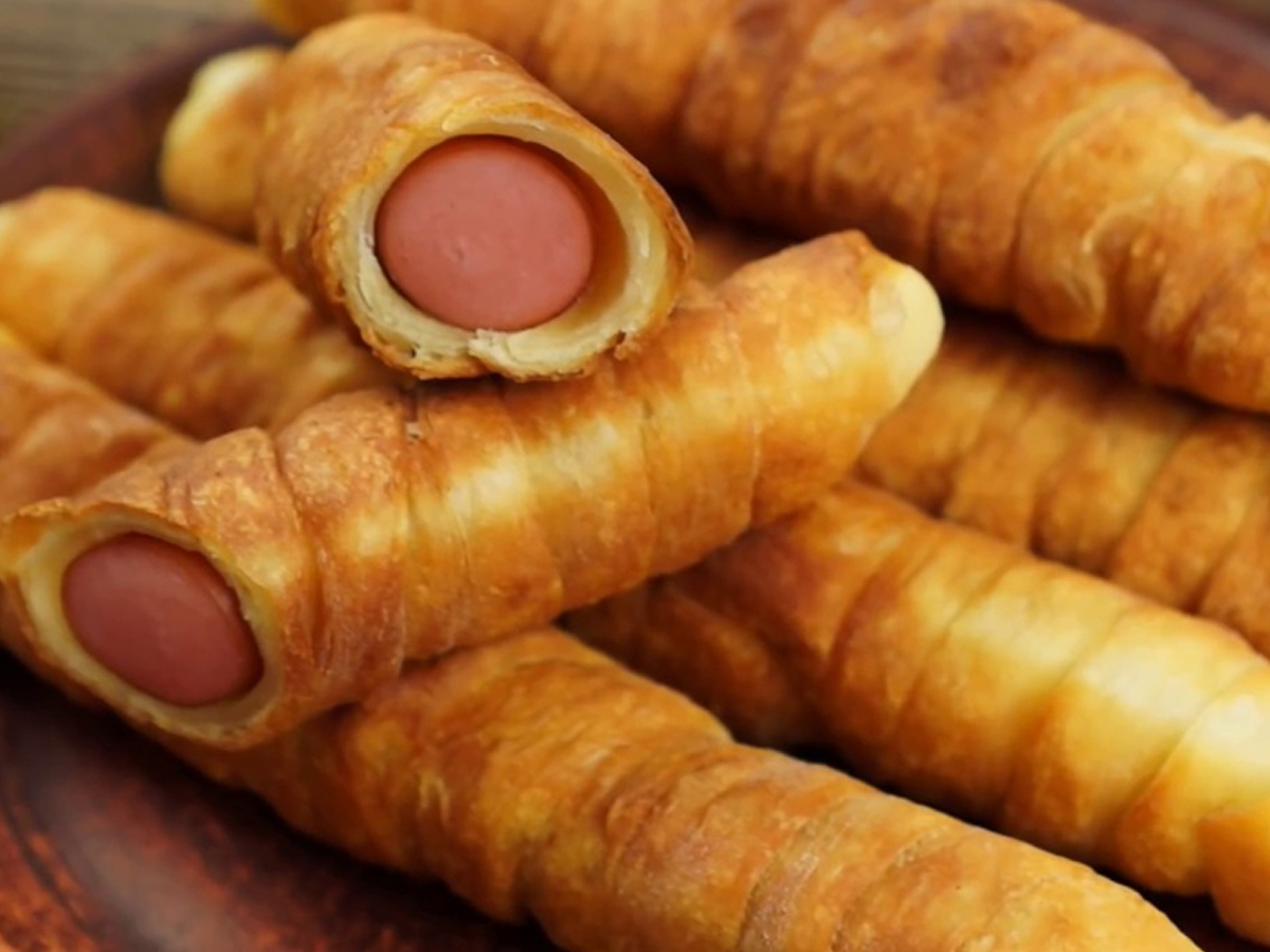 Сосиски в тісті Фото: Сосиски в тісті